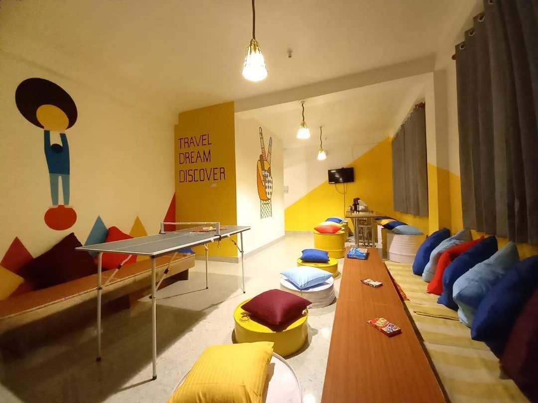 Nomads Hostel Tosh Екстериор снимка
