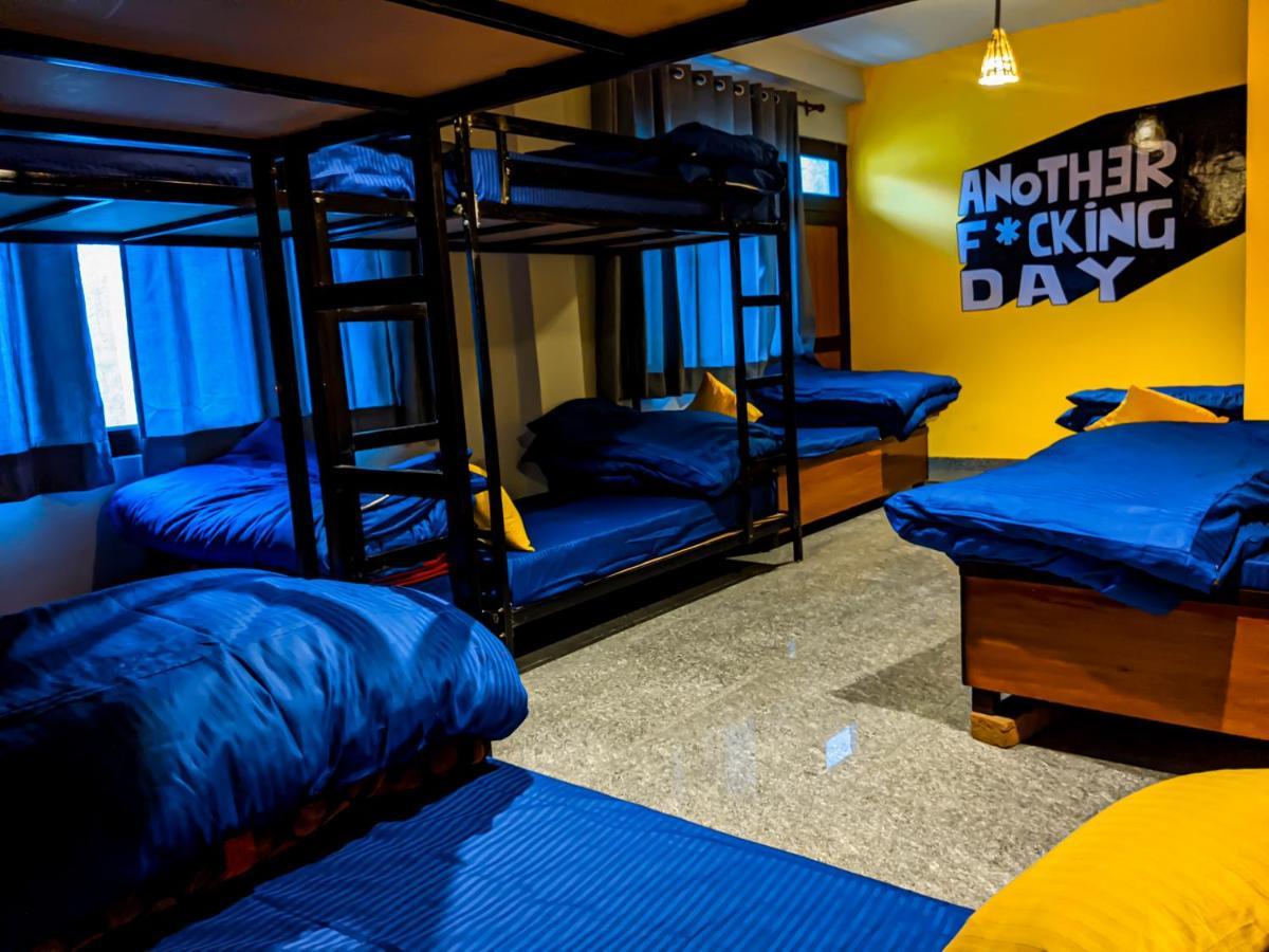 Nomads Hostel Tosh Екстериор снимка