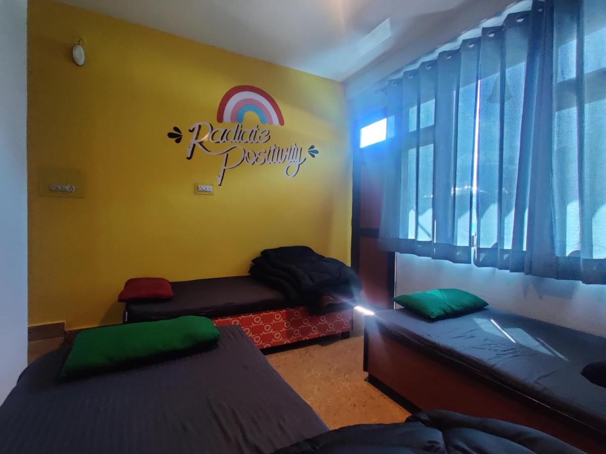 Nomads Hostel Tosh Екстериор снимка