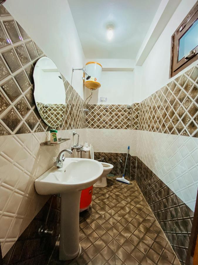 Nomads Hostel Tosh Екстериор снимка