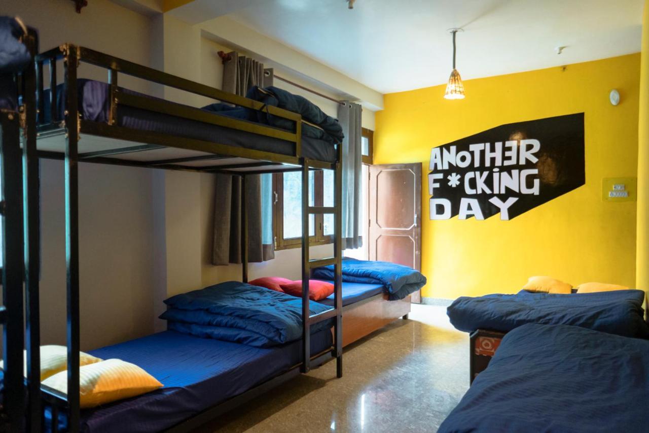 Nomads Hostel Tosh Екстериор снимка